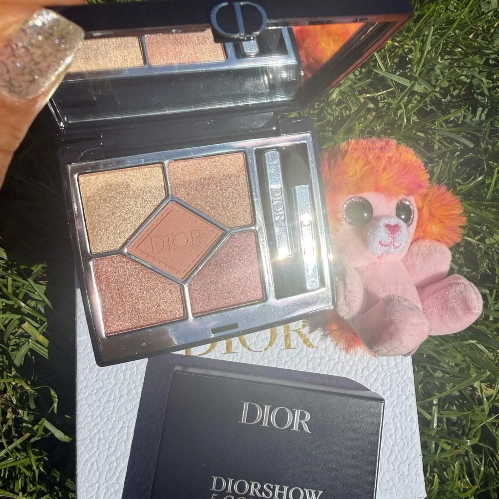 Dior 5 Couleurs Eyeshadow Palette 743 Rose Tulle , toy not included🫶 Brand new